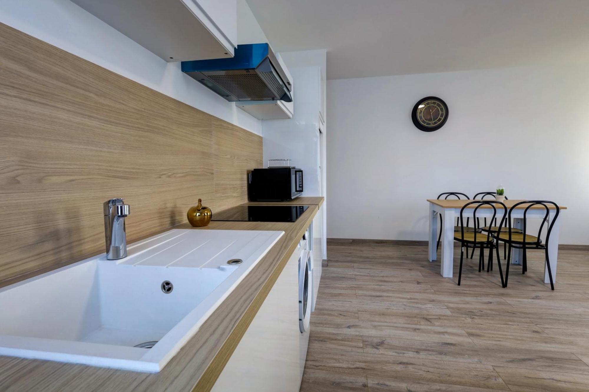 Le Westy 1 Apartment Hieres-Sur-Amby ภายนอก รูปภาพ