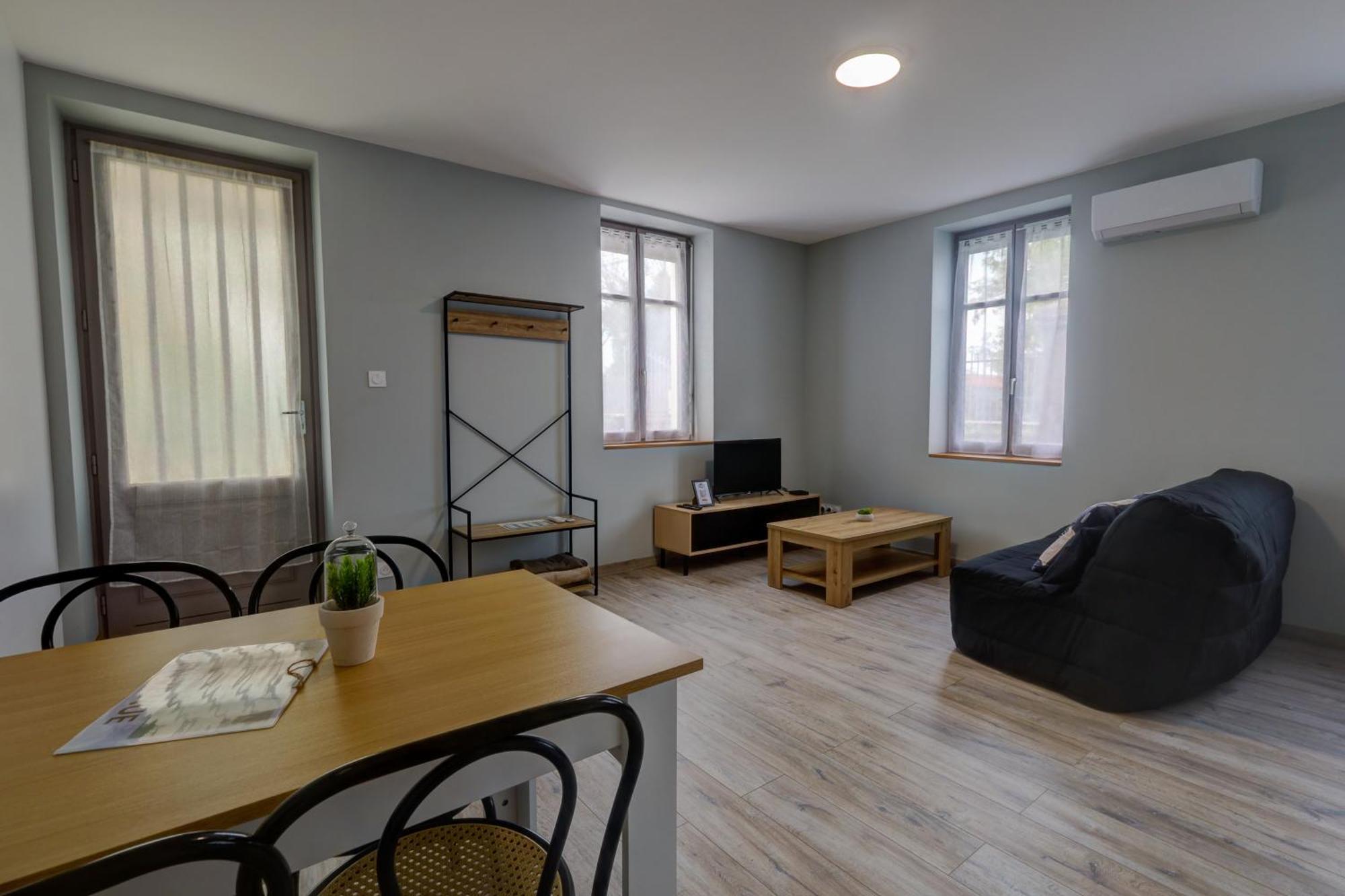 Le Westy 1 Apartment Hieres-Sur-Amby ภายนอก รูปภาพ