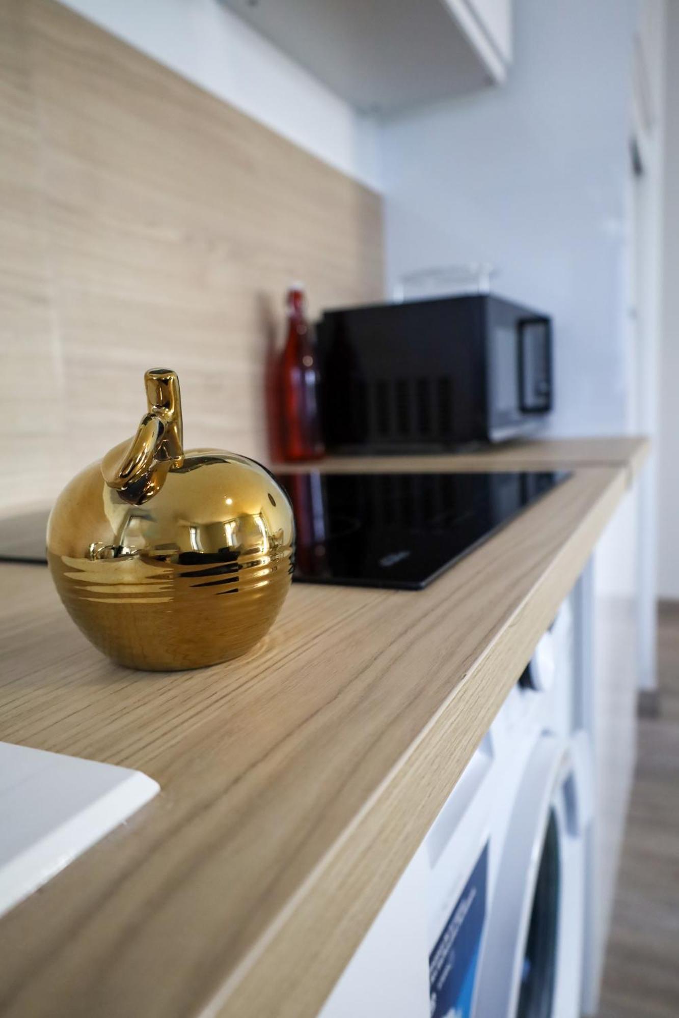 Le Westy 1 Apartment Hieres-Sur-Amby ภายนอก รูปภาพ