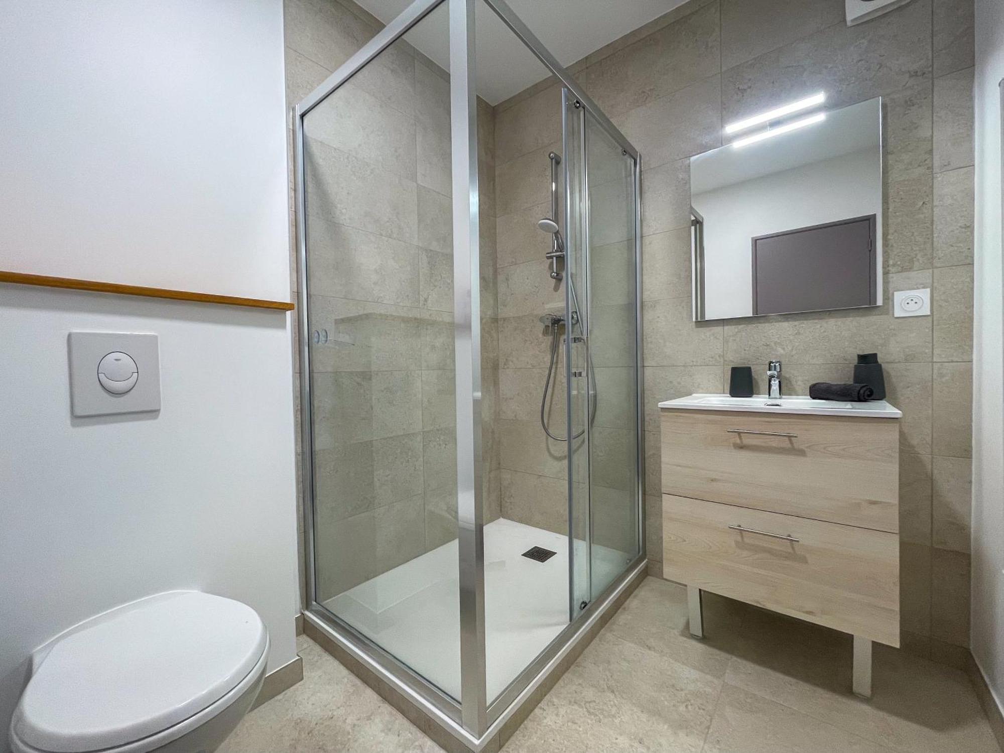 Le Westy 1 Apartment Hieres-Sur-Amby ภายนอก รูปภาพ